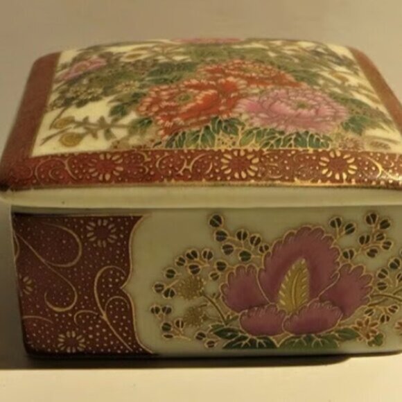 Japanese Style Ceramic Trinket Box Made In Japan Stamped Action Dresser Decor - Picture 1 of 10